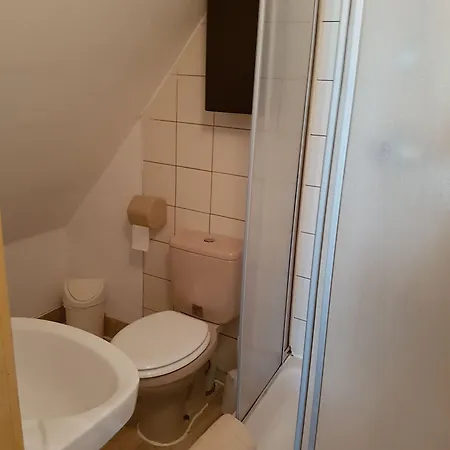 Zur Schmiede 2*